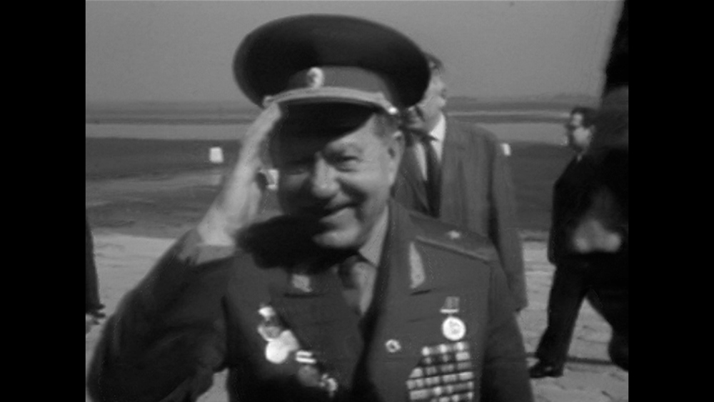 Kadry z filmu dokumentalnego „Przyjaciele czyli o rozumienia braterstwa w PRL“.