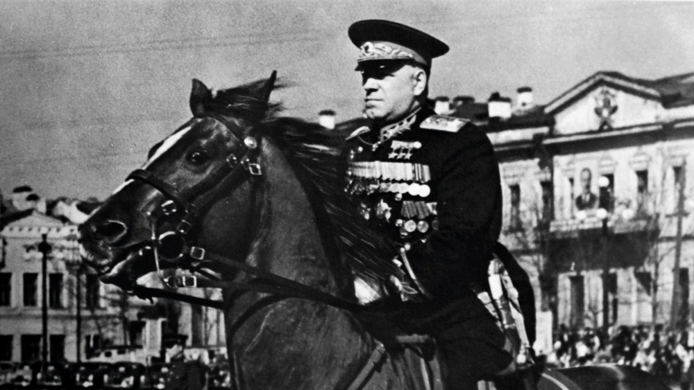 Kadry z filmu dokumentalnego „Przyjaciele czyli o rozumienia braterstwa w PRL“.