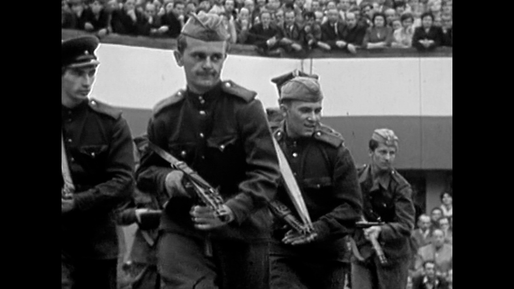 Kadry z filmu dokumentalnego „Przyjaciele czyli o rozumienia braterstwa w PRL“.