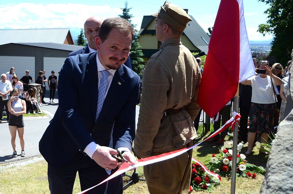 W Jabłonce odsłonięto tablicę kurierów Polskiego Państwa Podziemnego. Fot. Janusz Ślęzak (IPN)