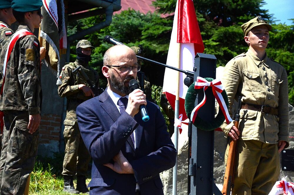 W Jabłonce odsłonięto tablicę kurierów Polskiego Państwa Podziemnego. Fot. Janusz Ślęzak (IPN)