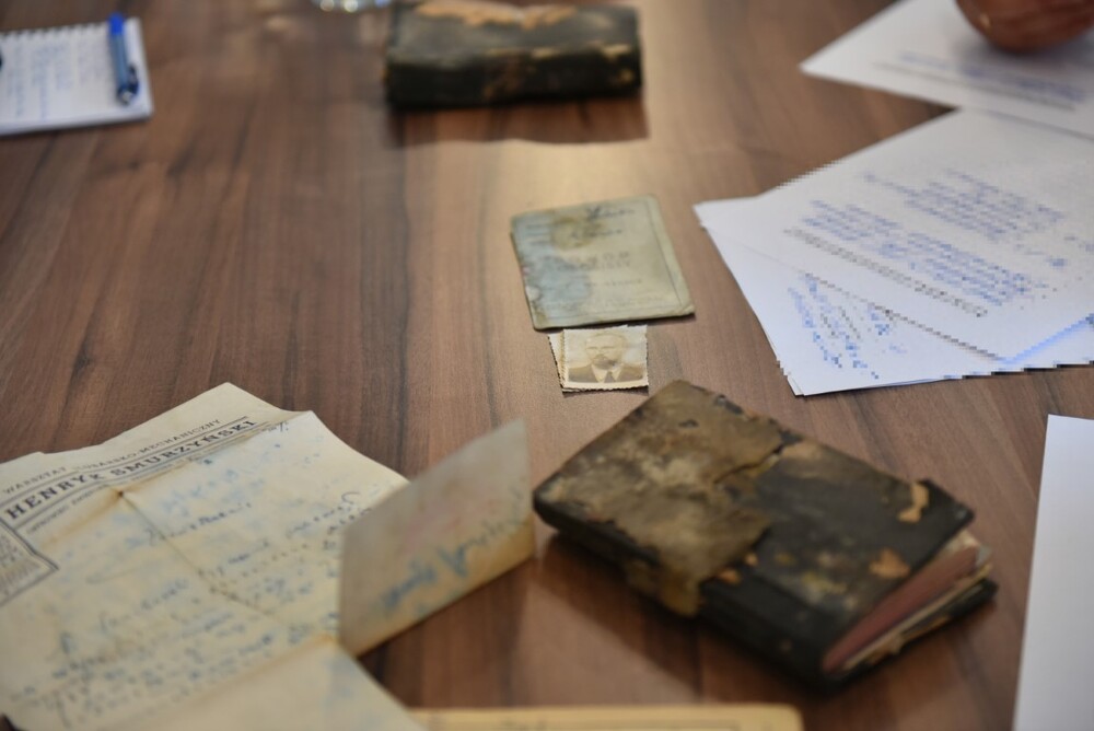Pamiętniki oficera 51 Pułku Piechoty Strzelców Kresowych z lat 1939-1940 przekazane do krakowskiego oddziału IPN. Fot. Żaneta Wierzgacz (IPN)