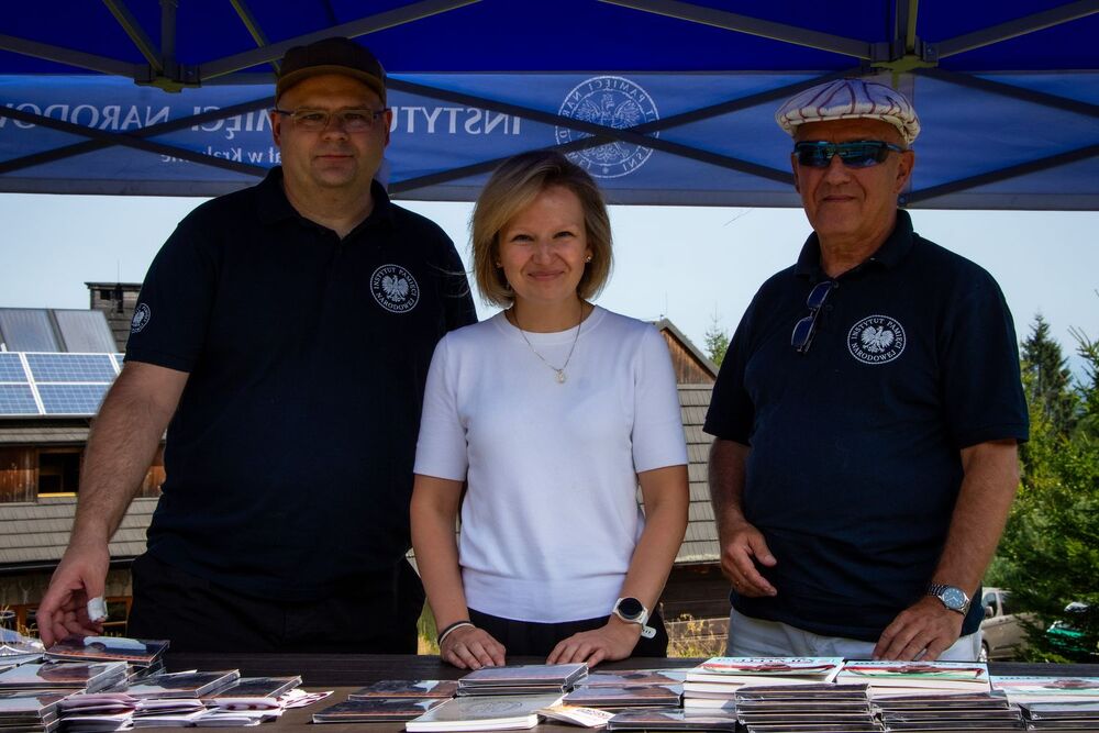 Uroczystość w hołdzie ks. Gurgaczowi i żołnierzom PPAN. Fot. Agnieszka Masłowska (IPN)