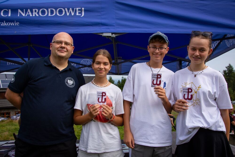 Uroczystość w hołdzie ks. Gurgaczowi i żołnierzom PPAN. Fot. Agnieszka Masłowska (IPN)