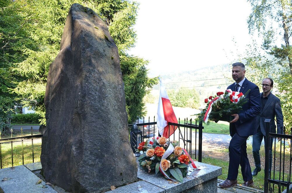 80. rocznica niemieckiej pacyfikacji Wiśniowej i okolicznych miejscowości. Fot. Janusz Ślęzak (IPN)