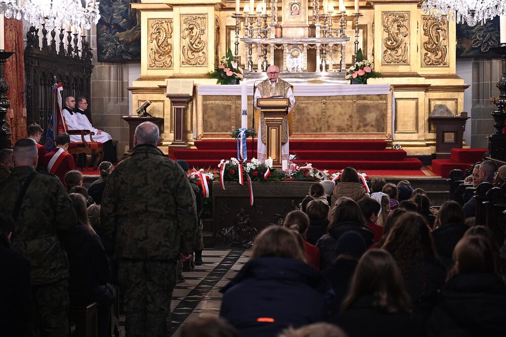 Uroczystości poświęcone marszałkom Piłsudskiemu i Rydzowi-Śmigłemu. Fot. Janusz Ślęzak (IPN)