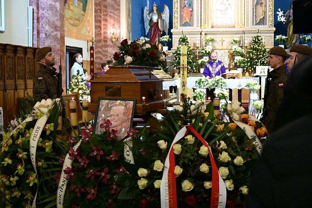Uroczystości pogrzebowe kpt. Wacława Szaconia „Czarnego”. Fot. Janusz Ślęzak (IPN)