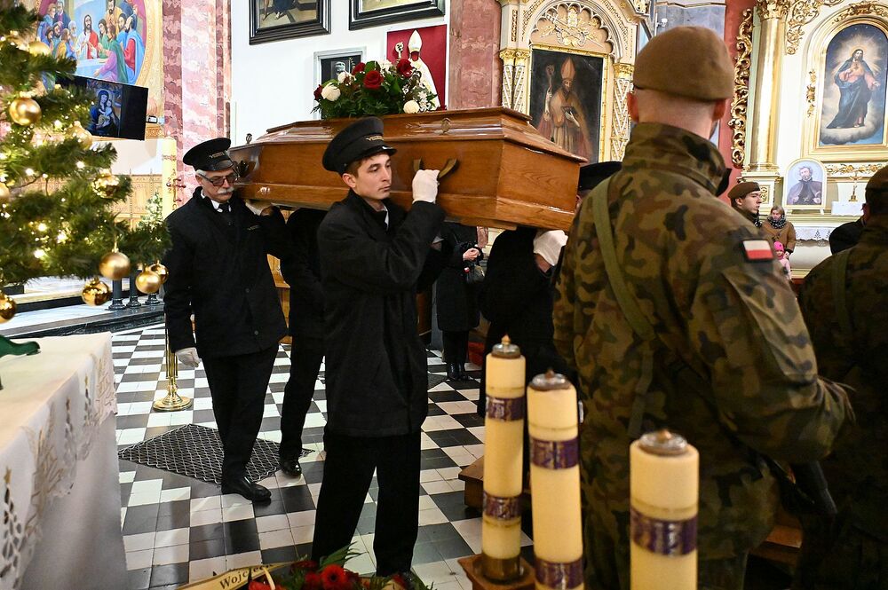 Uroczystości pogrzebowe kpt. Wacława Szaconia „Czarnego”. Fot. Janusz Ślęzak (IPN)