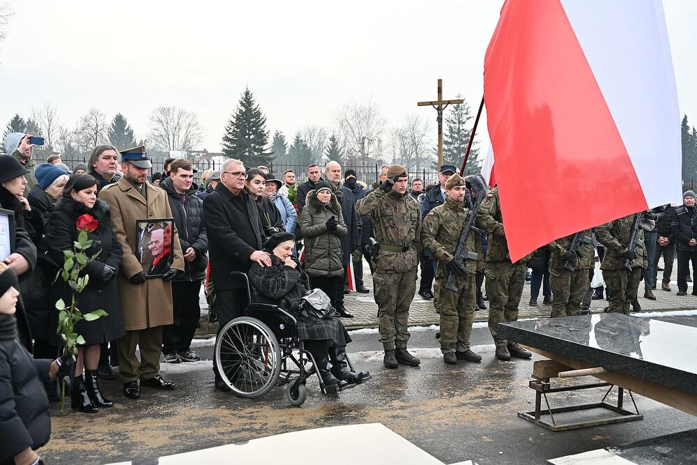 Uroczystości pogrzebowe kpt. Wacława Szaconia „Czarnego”. Fot. Janusz Ślęzak (IPN)