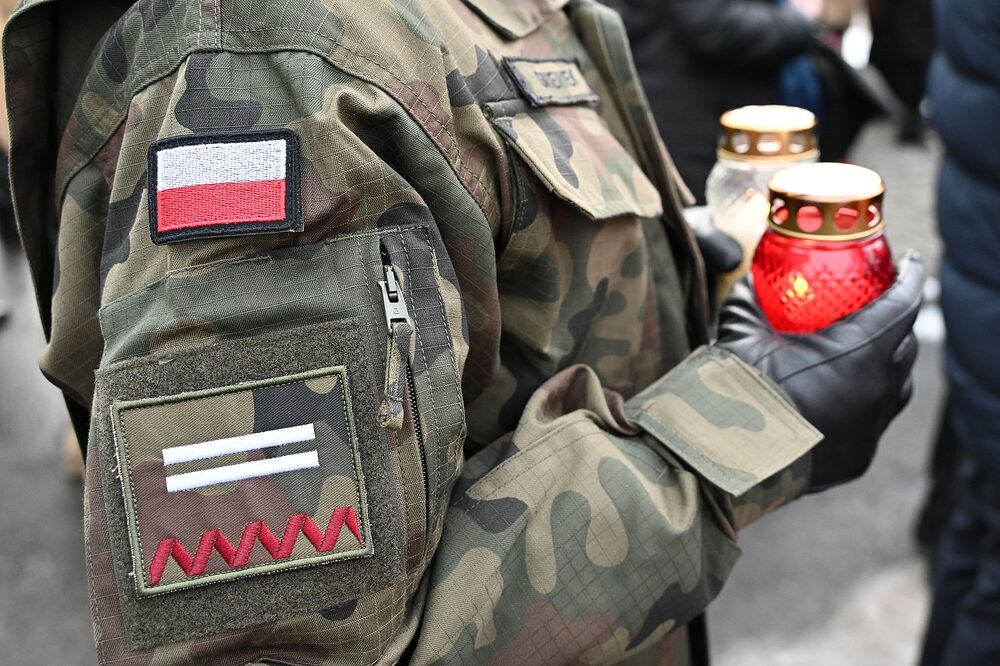 Uroczystości pogrzebowe kpt. Wacława Szaconia „Czarnego”. Fot. Janusz Ślęzak (IPN)