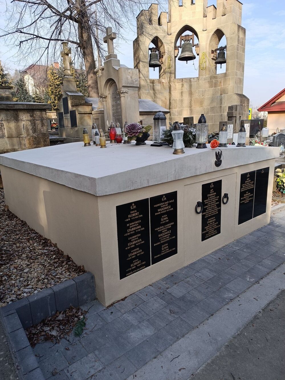 Grób ppłk. Adama Stabrawy „Borowego” po remoncie. Fot. IPN