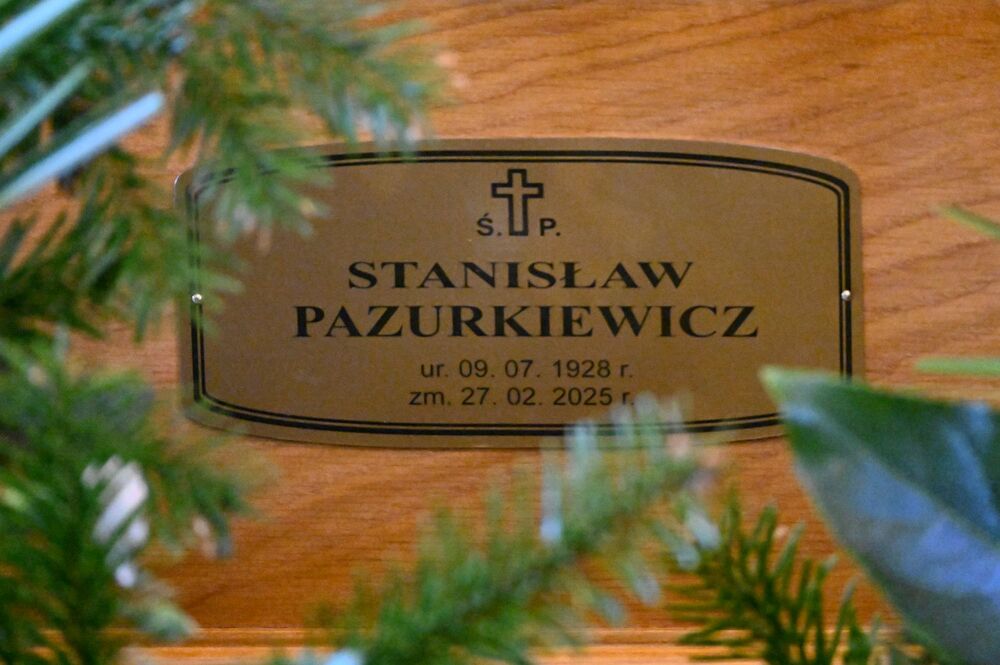 Pogrzeb kpt. Stanisława Pazurkiewicza. Fot. Janusz Ślęzak (IPN)