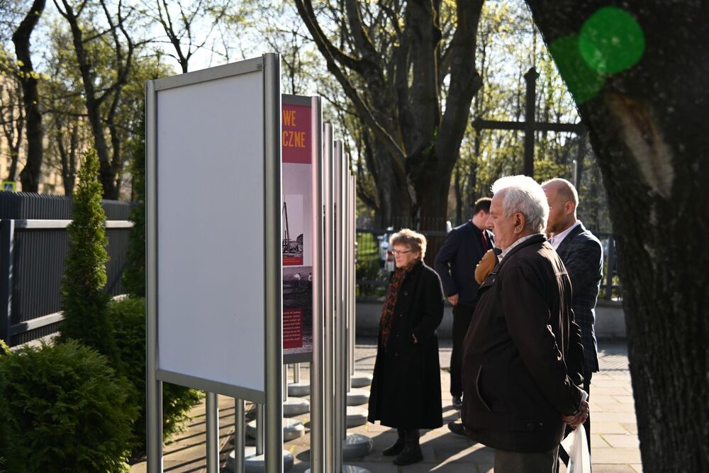 Otwarcie wystawy IPN o obronie Krzyża Nowohuckiego. Fot. Janusz Ślęzak (IPN)