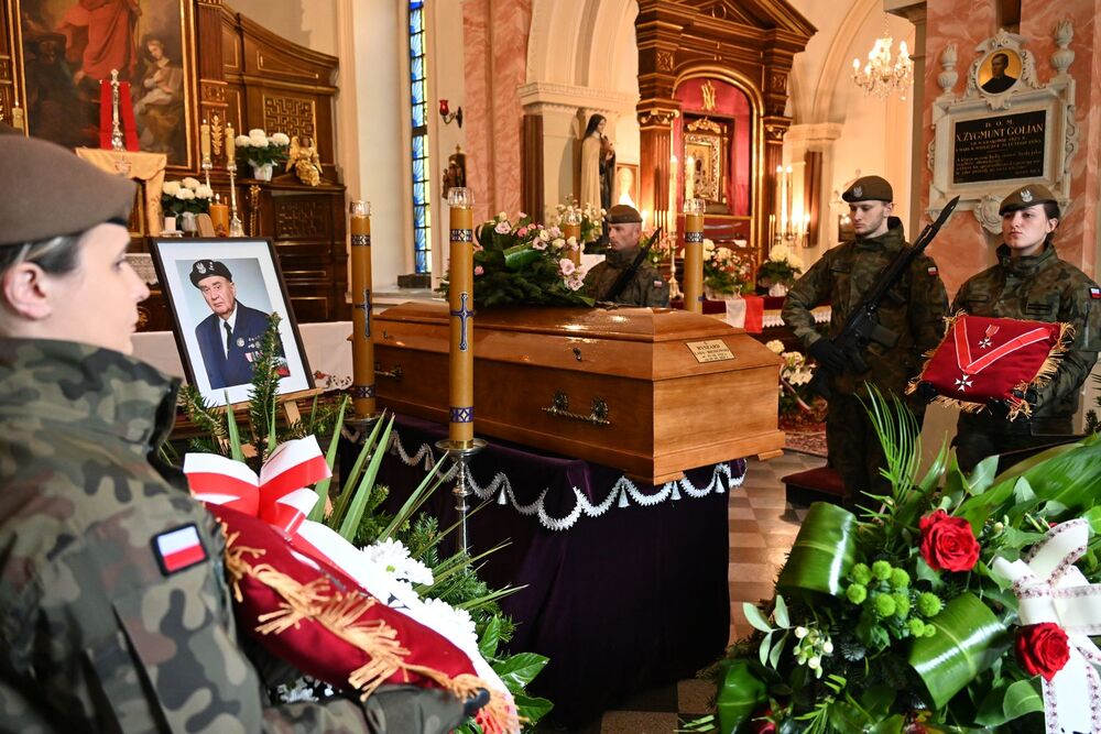 W Krakowie pochowano ppłk. Ryszarda Ładę-Brodowskiego, żołnierza AK. Fot. Janusz Ślęzak (IPN)