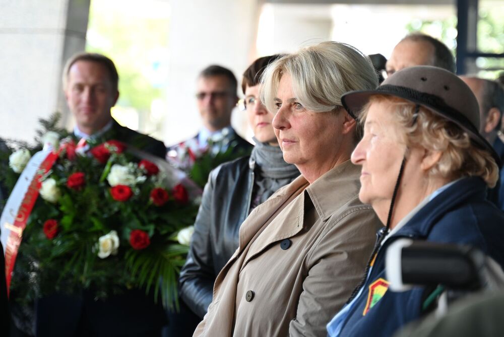 Uroczystość u zbiegu ulic Lubicz i Botanicznej w Krakowie. Fot. Janusz Ślęzak (IPN)