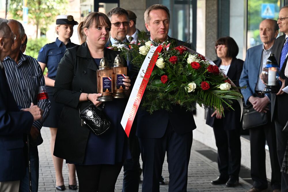 Uroczystość u zbiegu ulic Lubicz i Botanicznej w Krakowie. Fot. Janusz Ślęzak (IPN)