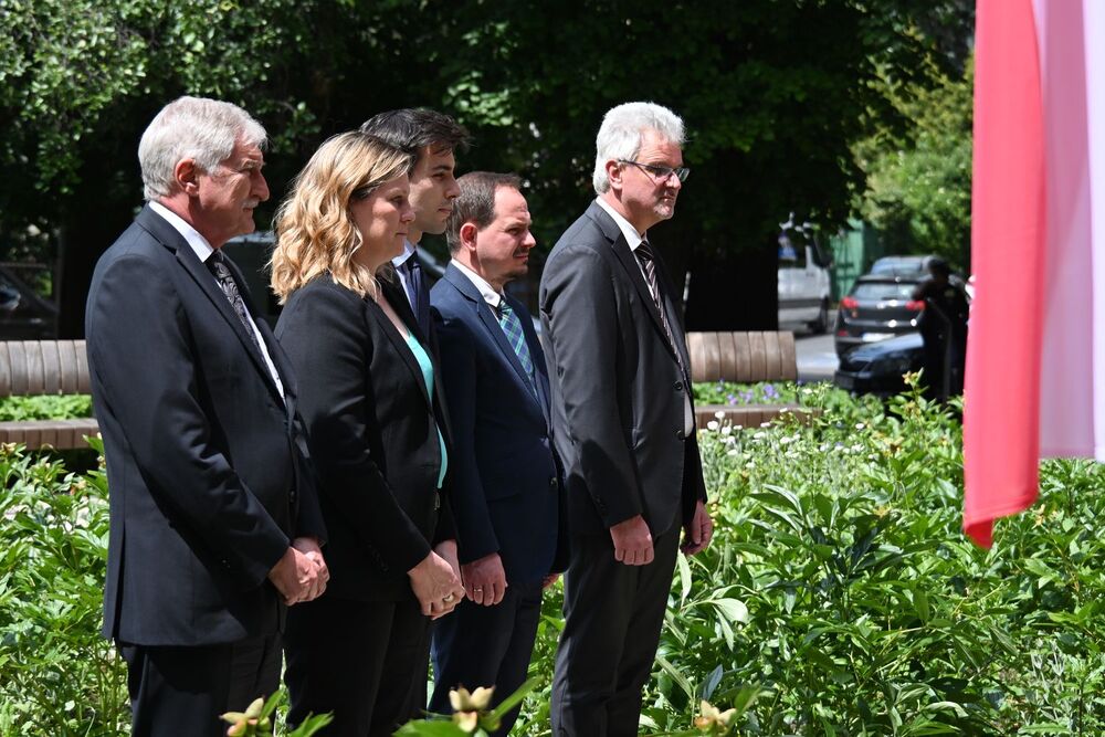 Uroczystość na pl. Axentowicza w Krakowie. Fot. Janusz Ślęzak (IPN)