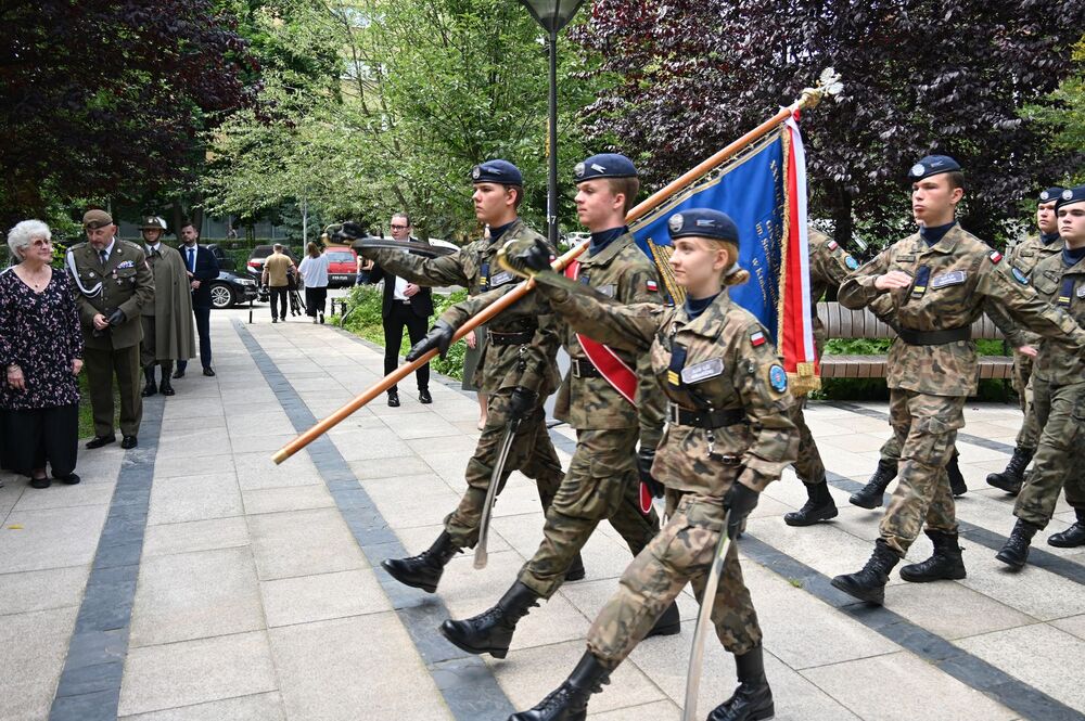 Uroczystość na pl. Axentowicza w Krakowie. Fot. Janusz Ślęzak (IPN)