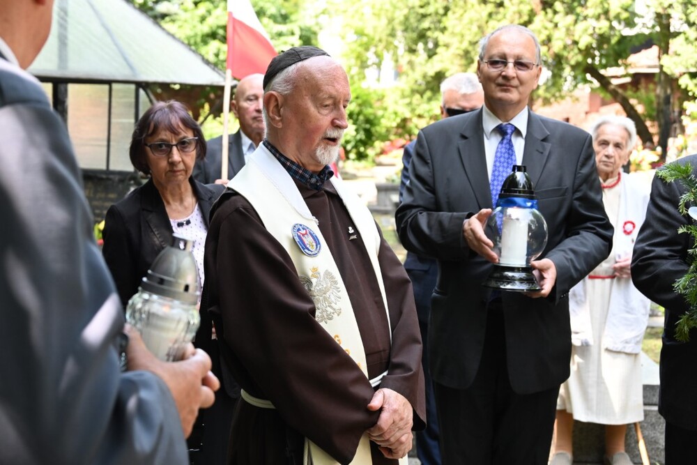 Uroczystość na cmentarzu Rakowickim. Fot. Żaneta Wierzgacz (IPN)