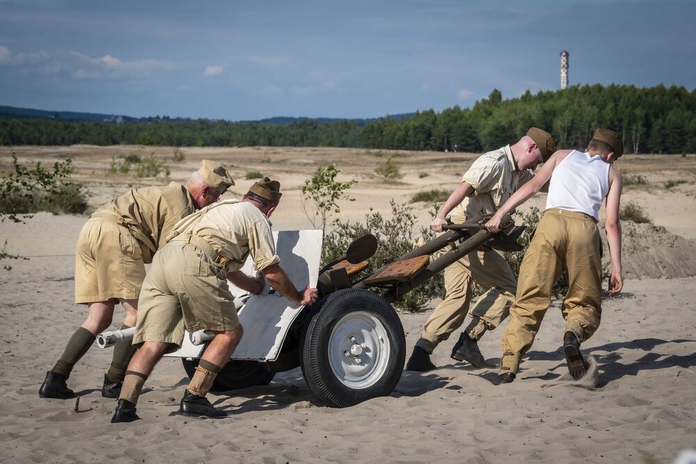 Tobruk 1941. Przystanek Żywej Historii na Pustyni Błędowskiej – Róża Wiatrów (Klucze). Fot. Agnieszka Masłowska (IPN)