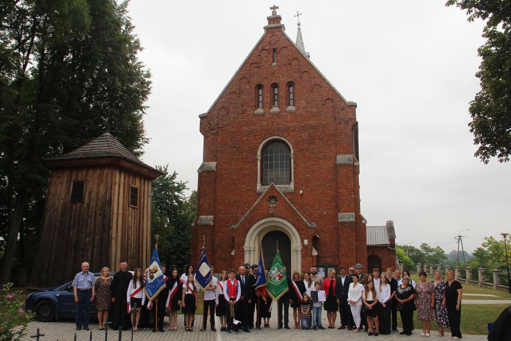 Znicze na grobach westerplatczyków. Fot. Michał Masłowski (IPN)