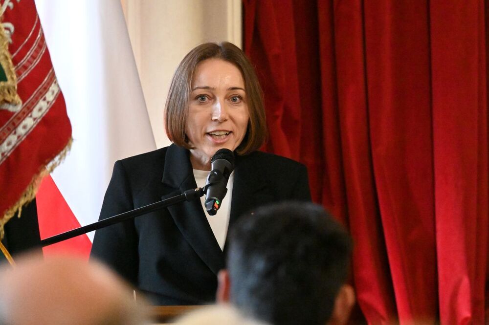 Uroczystość odsłonięcia tablicy absolwentów II LO w Krakowie – ofiar zbrodni katyńskiej. Fot. Janusz Ślęzak (IPN)