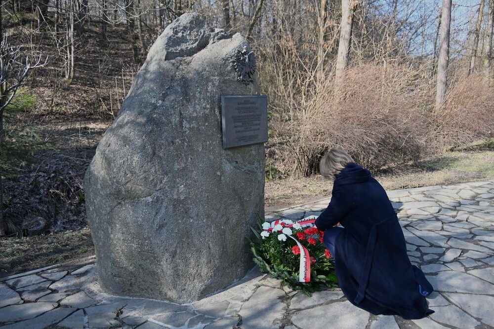 Pomnik w Grzuszowie. Fot. Janusz Ślęzak (IPN)