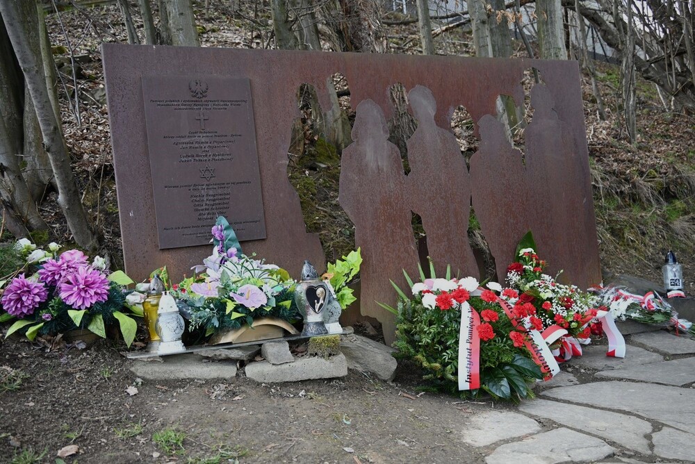 Pomnik w Popardowej. Fot. Janusz Ślęzak (IPN)