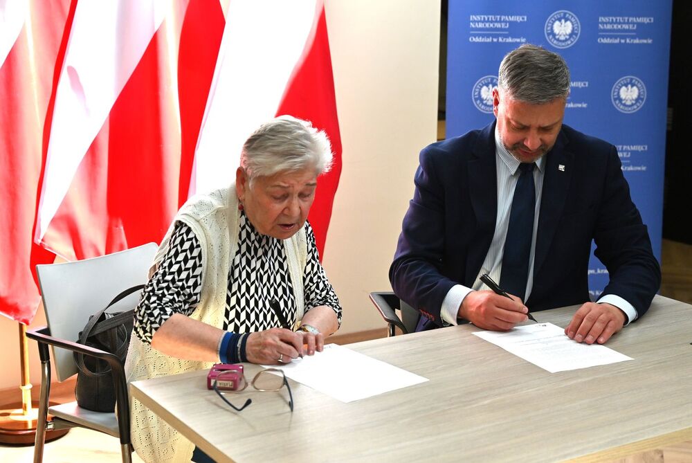 Podpisanie porozumienia ze Stowarzyszeniem Polaków Represjonowanych przez III Rzeszę. Fot. Janusz Ślęzak (IPN)