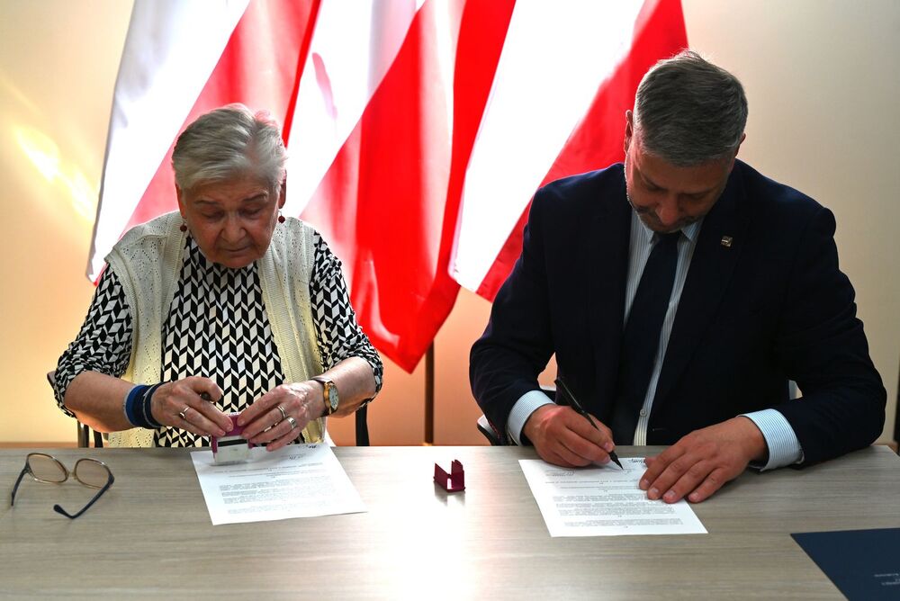 Podpisanie porozumienia ze Stowarzyszeniem Polaków Represjonowanych przez III Rzeszę. Fot. Janusz Ślęzak (IPN)