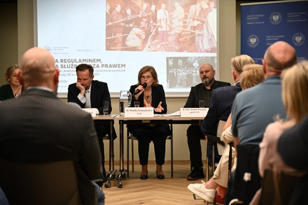 Konferencja naukowa „Poza regulaminem, poza służbą, poza prawem. Codzienność, praktyki nieformalne i życie pozazawodowe funkcjonariuszy SB w latach 1956-1990”. Fot. Żaneta Wierzgacz (IPN)