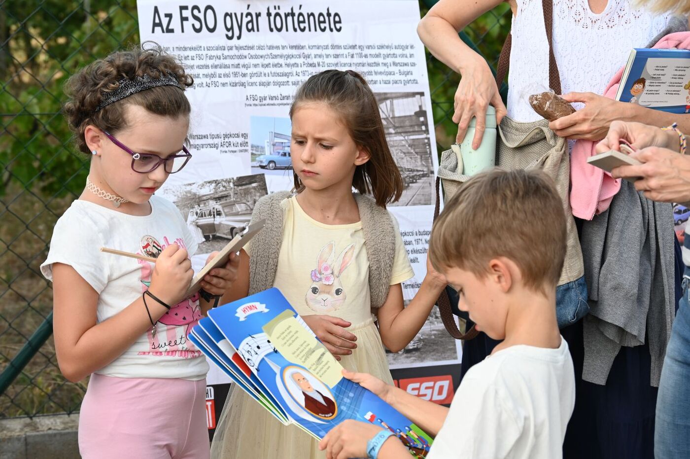 Ekipa krakowskiego oddziału IPN w Balatonboglár na Węgrzech. Fot. Janusz Ślęzak (IPN)