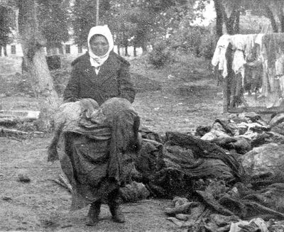 Winnica. Kobieta, która podczas niemieckiej ekshumacji w 1943 r. znalazła ubranie męża w sadzie w okolicach dzisiejszego Pałacu Młodzieży przy ul. Chmielnickiej