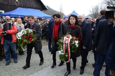 24 marca 2019 r. w Osielcu odsłonięto pomnik mjr. Zygmunta Szendzielarza „Łupaszki”