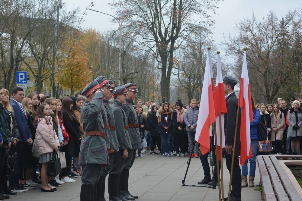8 listopada 2019 r. w Kielcach odsłonięto mural z wizerunkiem Józefa Piłsudskiego