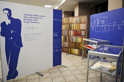 2 grudnia 2019 w Kielcach odbył się wernisaż wystawy i pokaz filmu o Januszu Kurtyce