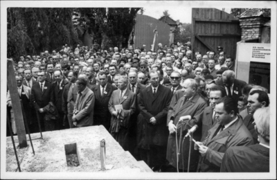 Podczas uroczystości w KL Auschwitz. Fot. Archiwum IPN
