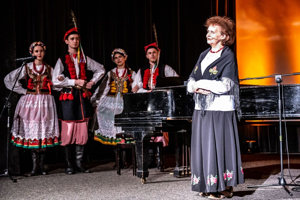 Prezesi IPN oraz Zastępca Dyrektora odznaczeni ryngrafem 400-lecia obecności Zakonu Mniszek Dominikańskich w Krakowie na Gródku - fot. Agnieszka Masłowska (IPN)