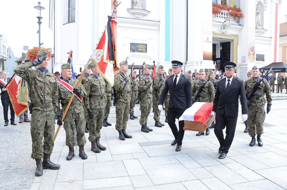23.07.2021. Uroczystości pogrzebowe kpt. Wojciecha Stypuły „Bartka” w Wadowicach. Fot. Janusz Ślęzak (IPN)