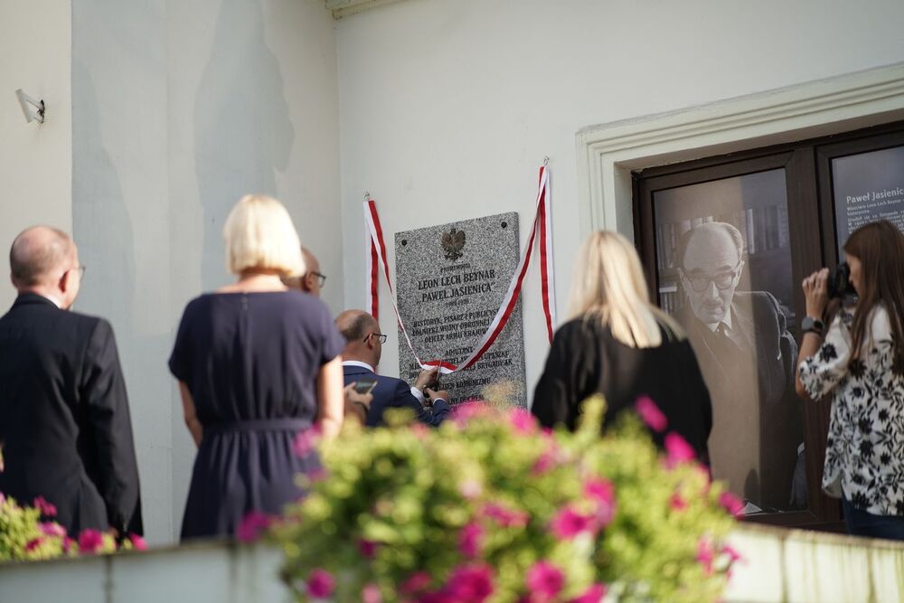 W Nagłowicach upamiętniono Pawła Jasienicę. Fot. Michał Zawisza (IPN)