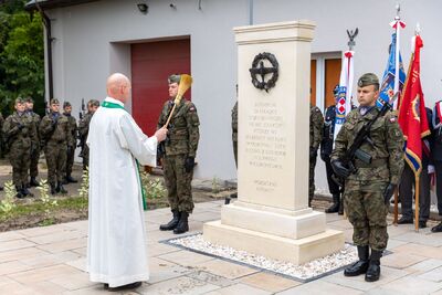 W Klimontowie odsłonięto pomnik 24. Eskadry Rozpoznawczej Armii „Kraków”