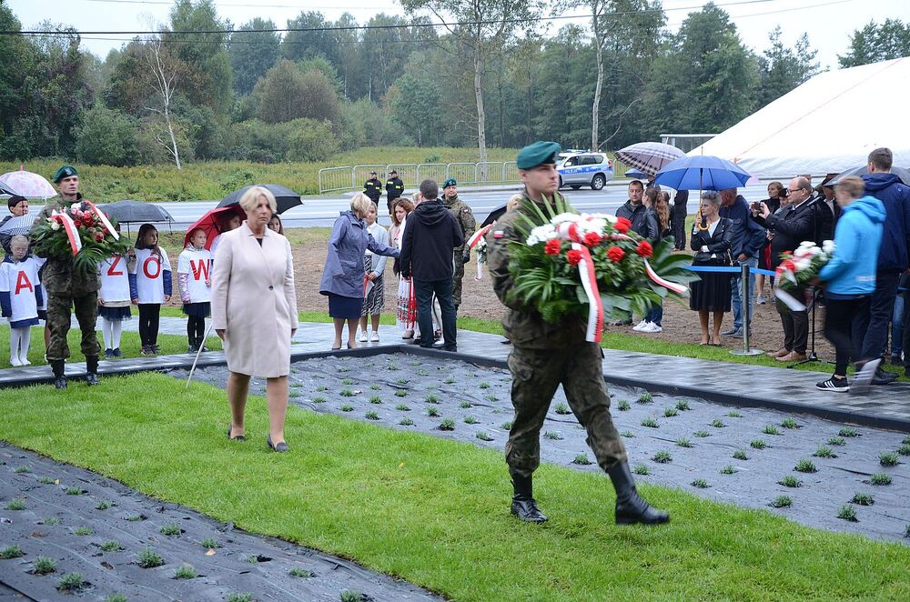 Uroczystości w Pogórskiej Woli. Fot. Jan Wnuk (IPN)