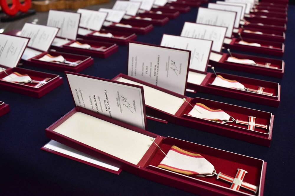 Uroczystość wręczenia Krzyży Wolności i Solidarności w Kielcach. Fot. Katarzyna Pronobis (IPN)