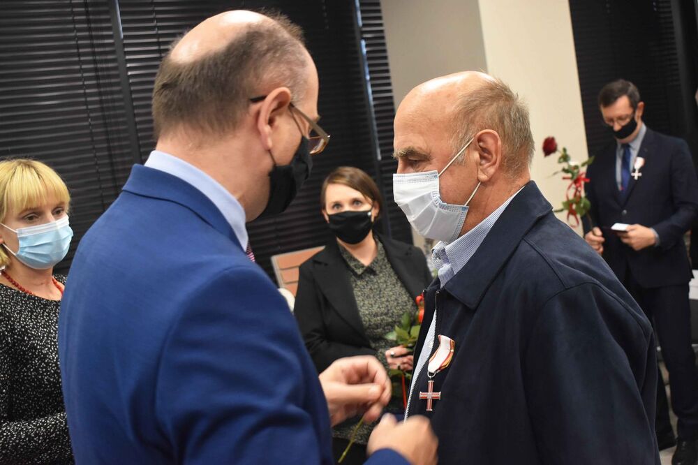 Uroczystość wręczenia Krzyży Wolności i Solidarności w Kielcach. Fot. Katarzyna Pronobis (IPN)