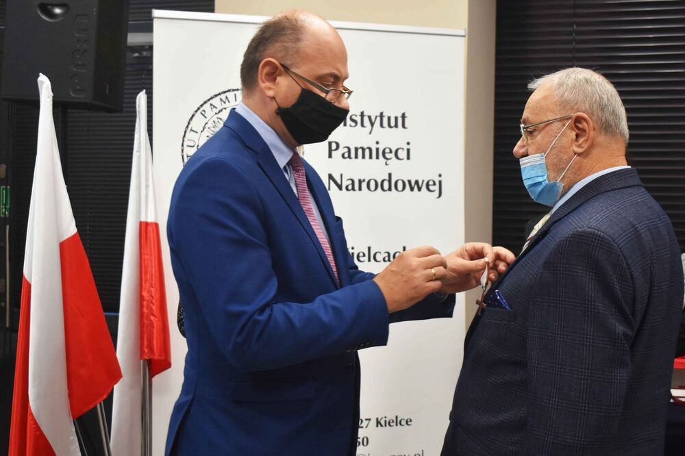 Uroczystość wręczenia Krzyży Wolności i Solidarności w Kielcach. Fot. Katarzyna Pronobis (IPN)