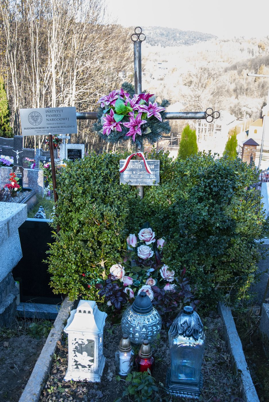 Krakowski IPN remontuje groby weteranów walk o niepodległość Polski. Fot. IPN