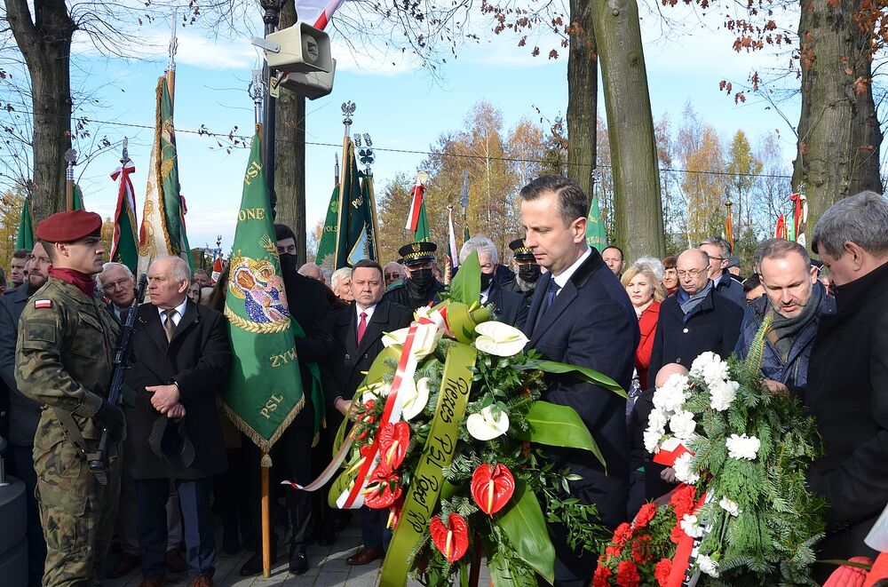 Przedstawiciele IPN na Zaduszkach Witosowych w Wierzchosławicach. Fot. Janusz Ślęzak (IPN)