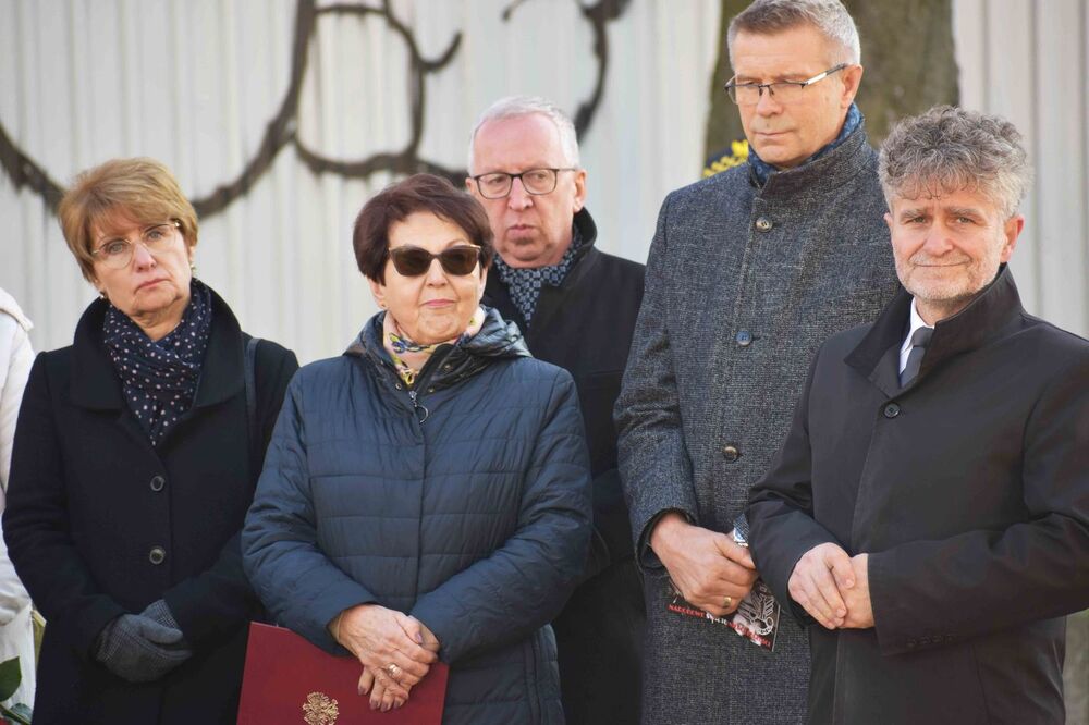 Odsłonięcie tablicy gen. Bolesława Roi w Kielcach. Fot. Katarzyna Pronobis (IPN)