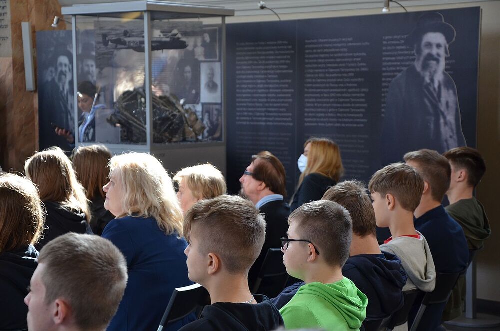 W Dąbrowie Tarnowskiej uczczono pamięć żydowskiej społeczności miasta. Fot. Janusz Ślęzak (IPN)