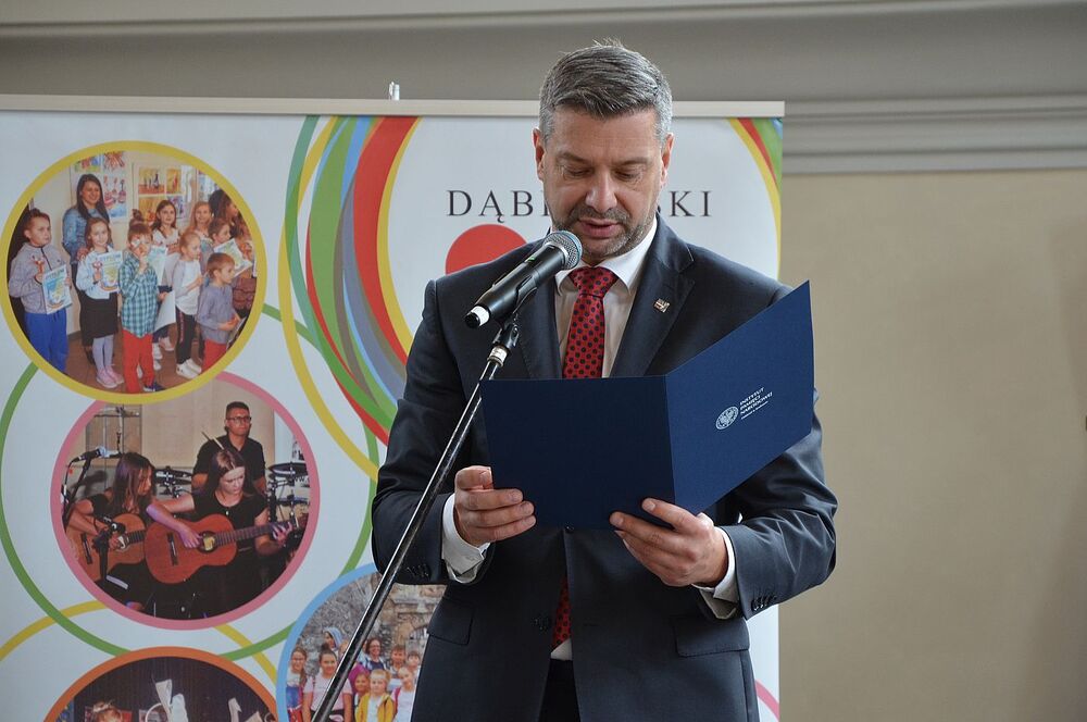 W Dąbrowie Tarnowskiej uczczono pamięć żydowskiej społeczności miasta. Fot. Janusz Ślęzak (IPN)